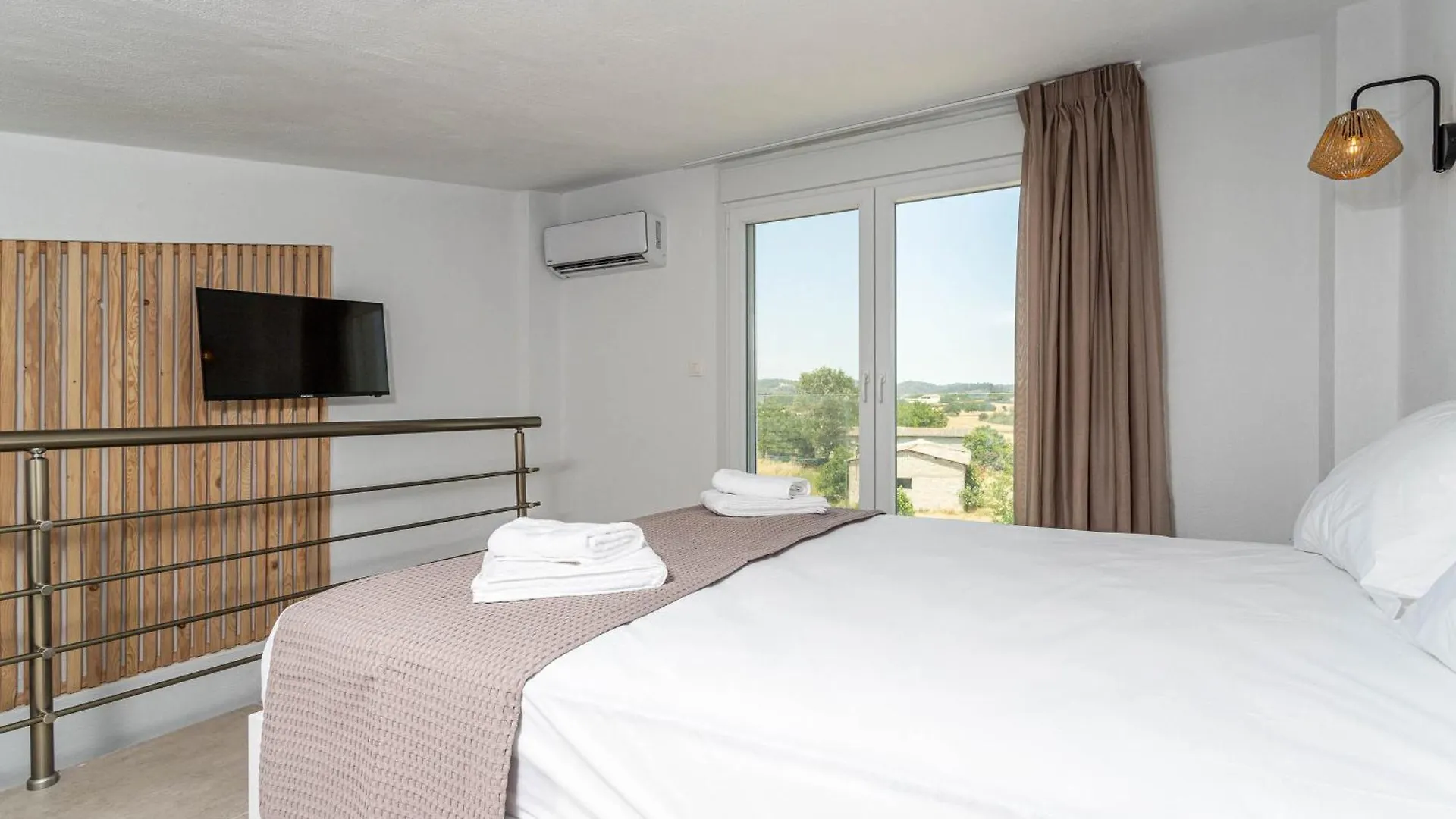Viento Suites Posidi